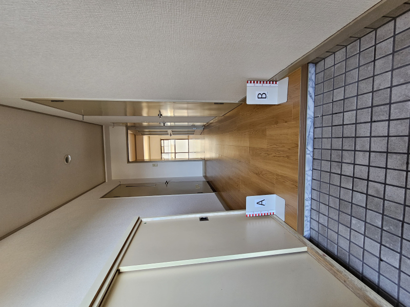  玄関土間・廊下　幅83cm　段差5cm 