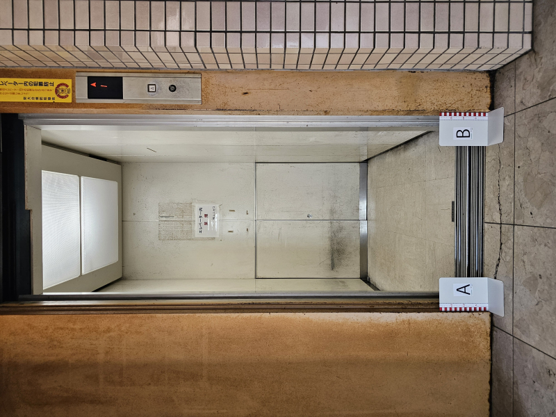  エレベーター　入口80cm　エレベーター内　幅1m　奥行1.5m 